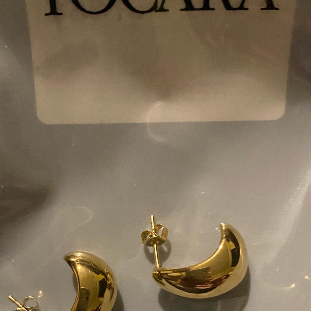 Tocca Gold Hoop Earrings Simple Elegant Design